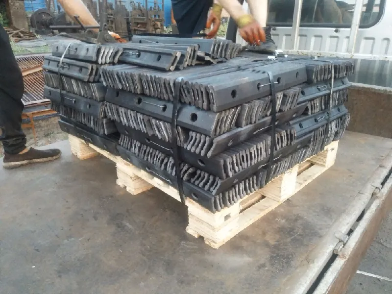 Plat ikan BS 75R di landasan keretapi