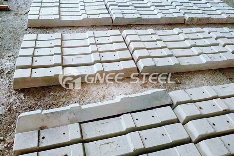 Railway Track Wooden Sleepers Railway Track Wooden Sleepers