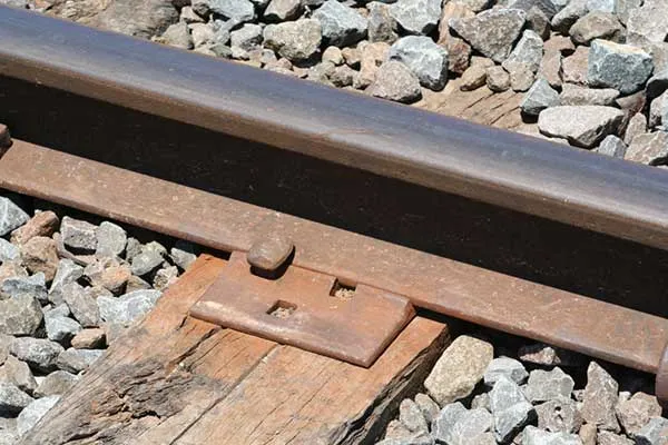 SS41 Rail Spike untuk landasan kereta api